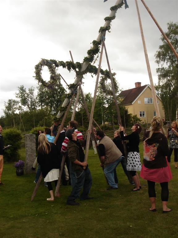 554x745 pixels (81K)