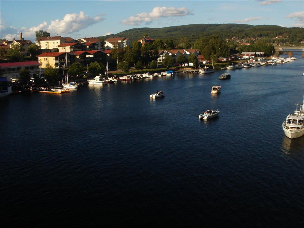 1002x745 pixels (100K)