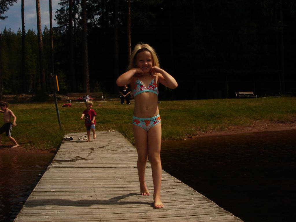 1002x745 pixels (89K)