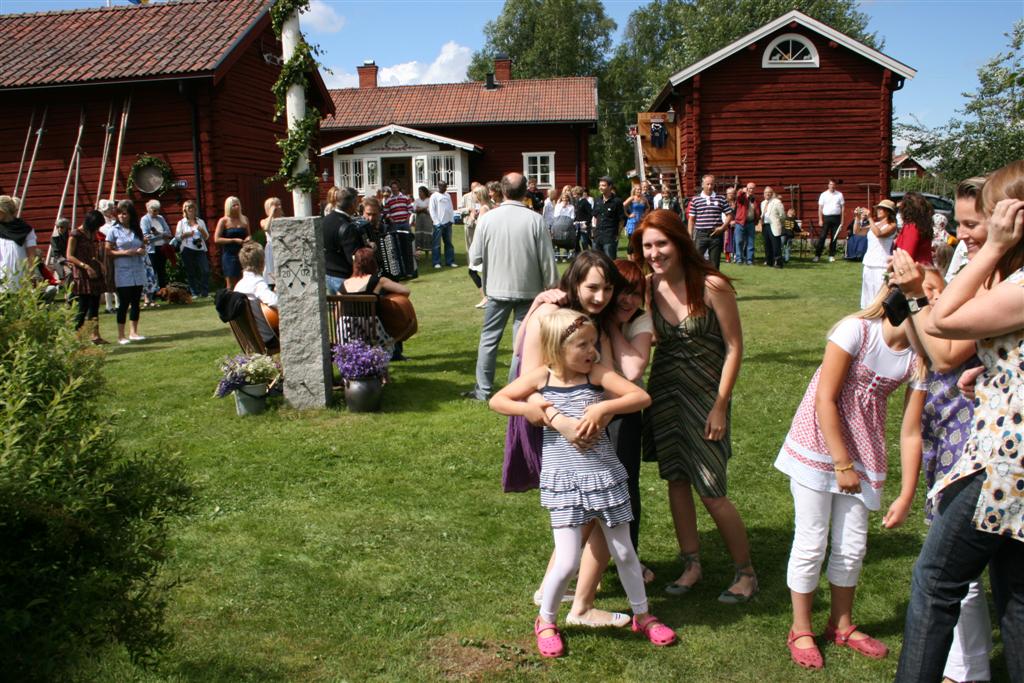 1002x660 pixels (169K)