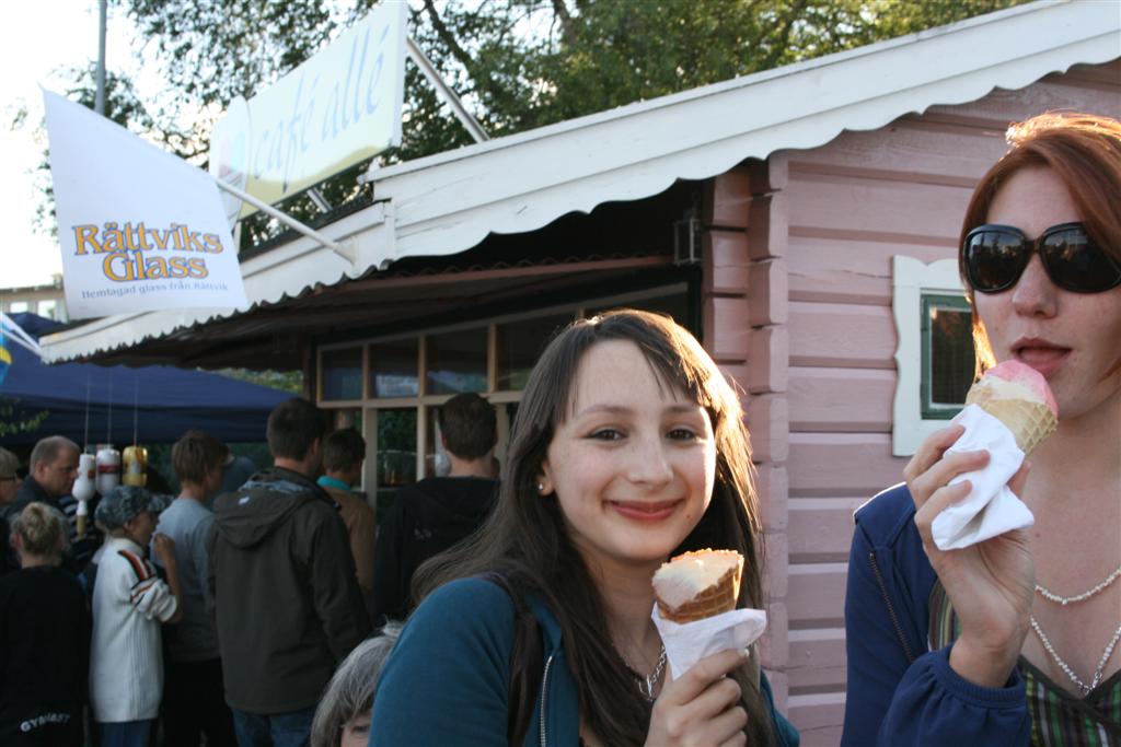 1002x660 pixels (99K)