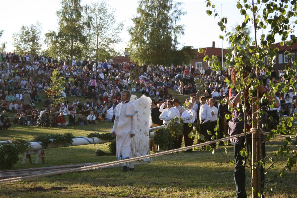 1002x660 pixels (172K)