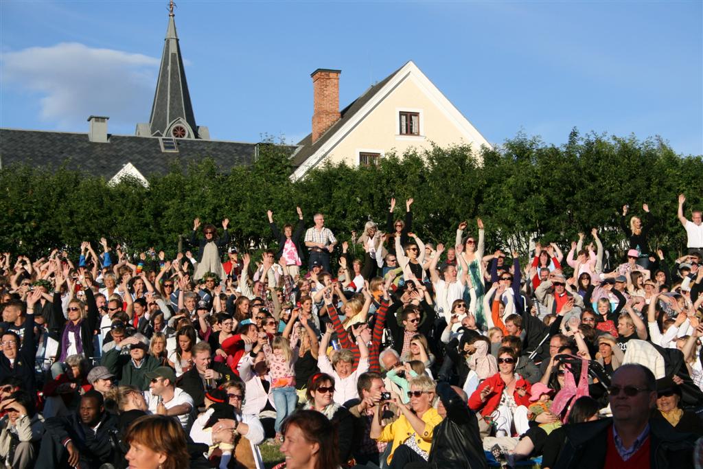 1002x660 pixels (157K)