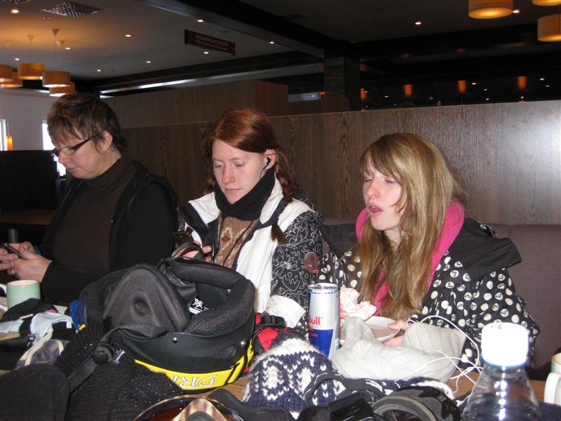 778x577 pixels (79K)