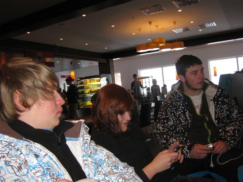 778x577 pixels (75K)