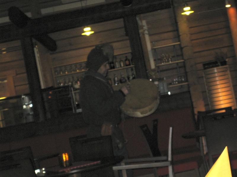 778x577 pixels (47K)