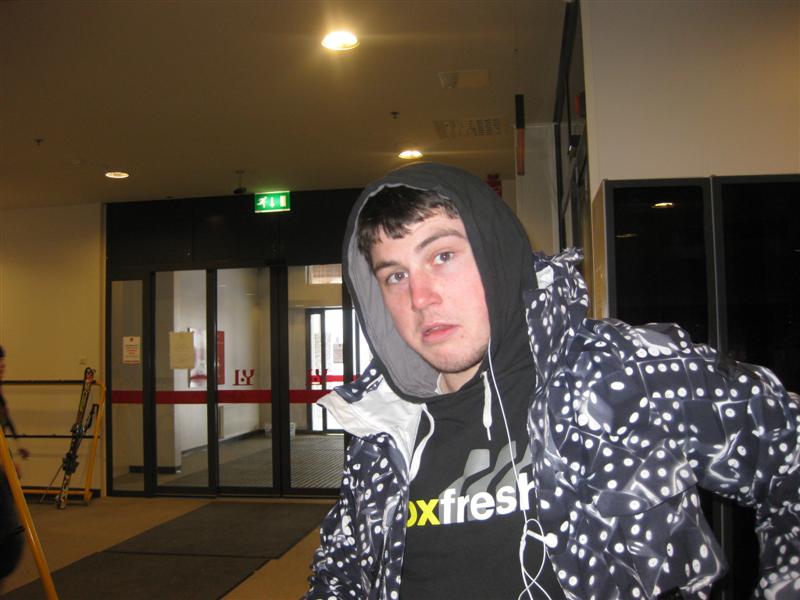 778x577 pixels (64K)